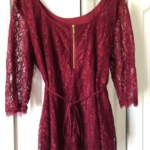 Lace overlay maternity top